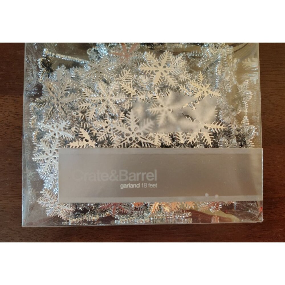 Crate & Barrel 18 Feet Plastic Silver Tone Snowflake Garland Christmas Decor